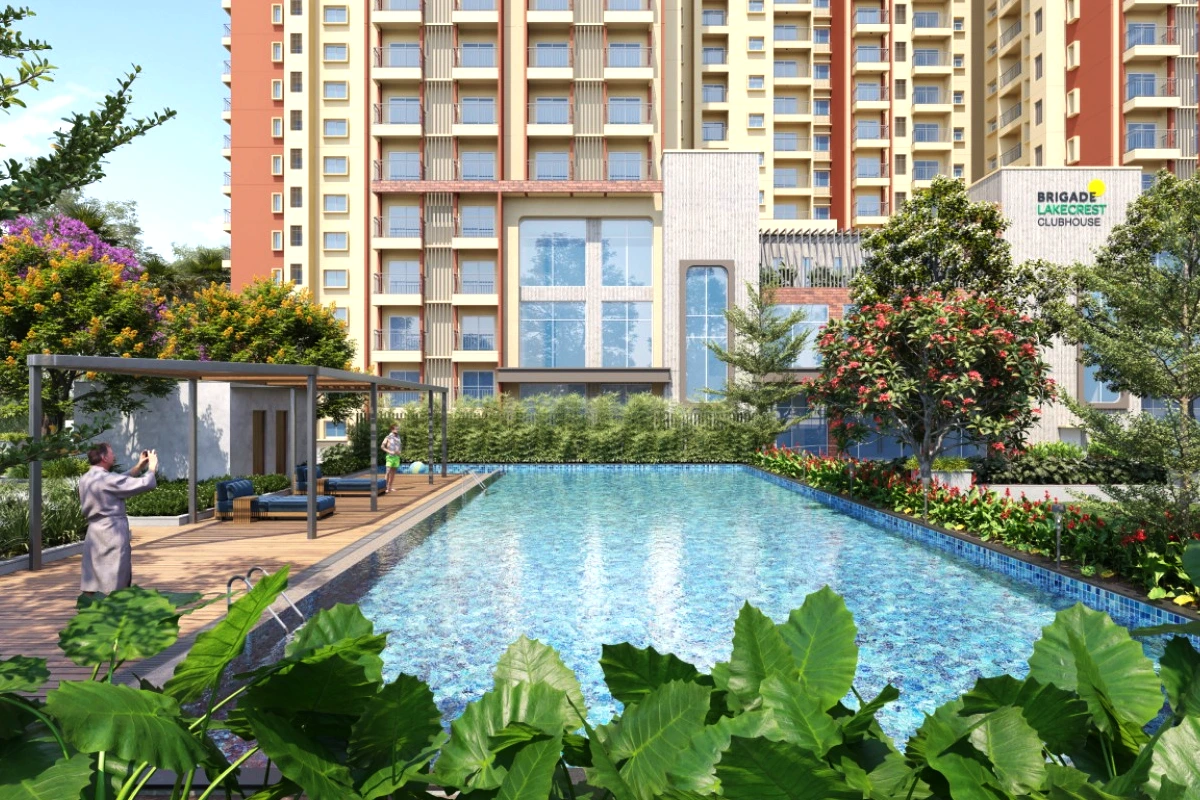 Brigade Lakecrest pool